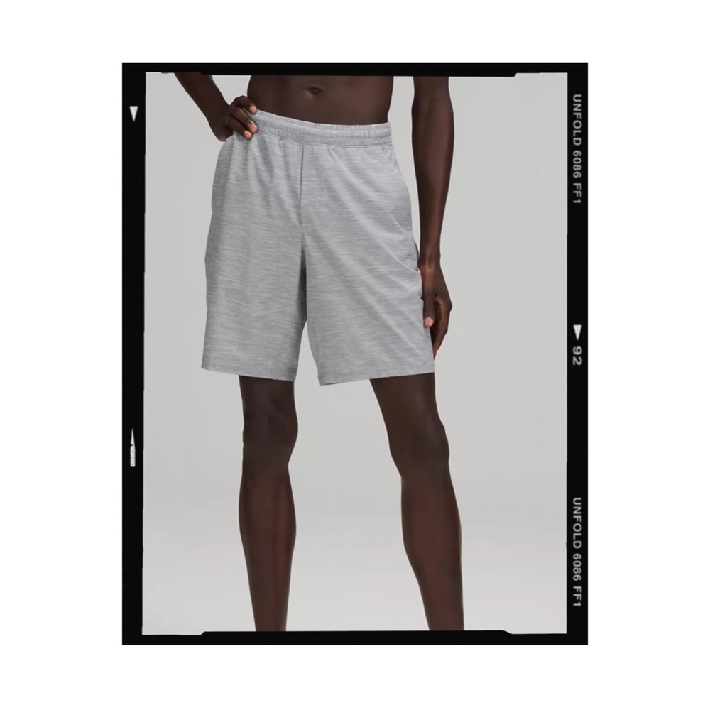 NWOT Lululemon Pace Breaker Linerless Short 9" in Heather Sea Salt Light Cast